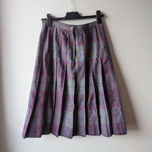 Vintage Pleated Checkered Skirt - Picture 3 of 6